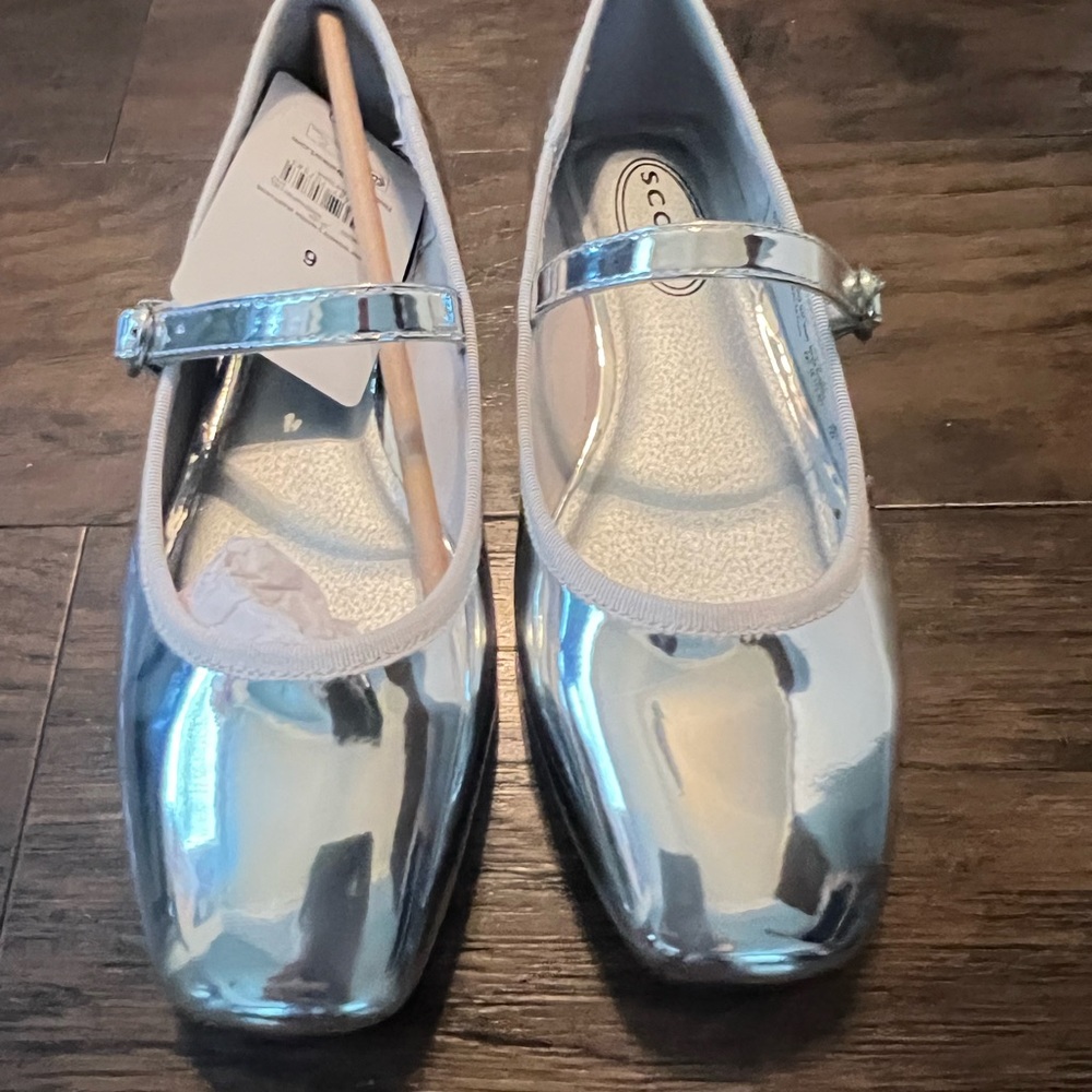 Women's Silver Mary Jane Shoes - Picture 2 of 5